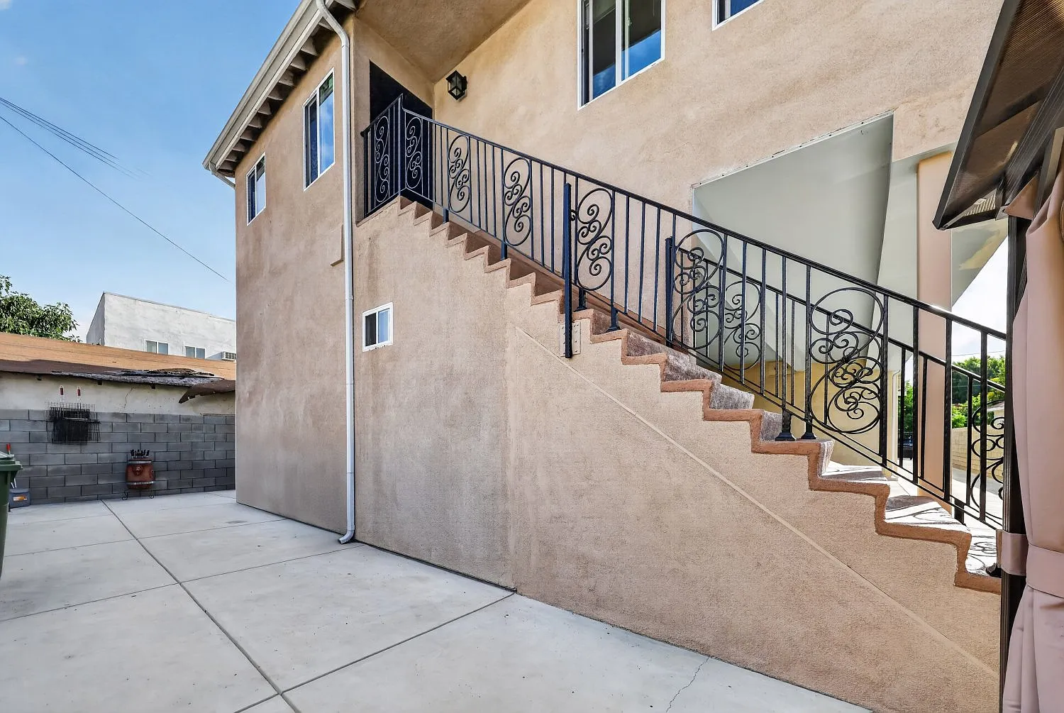 3 bed, 2100 sqft, $5,000 — Photo 3