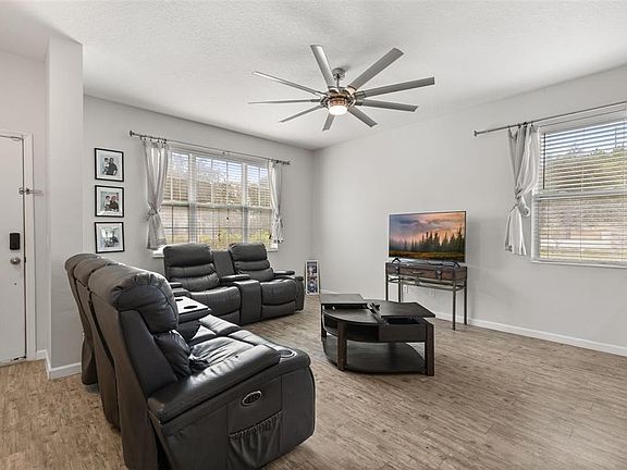 3rd image of 2427 LINER AVENUE