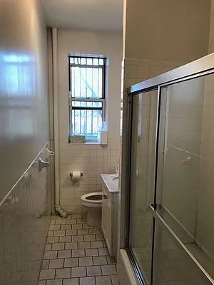 Rented by Flatiron Real Estate Advisors LLC | media 19