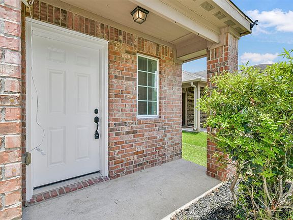 3rd image of 2921 Seacrest Ln