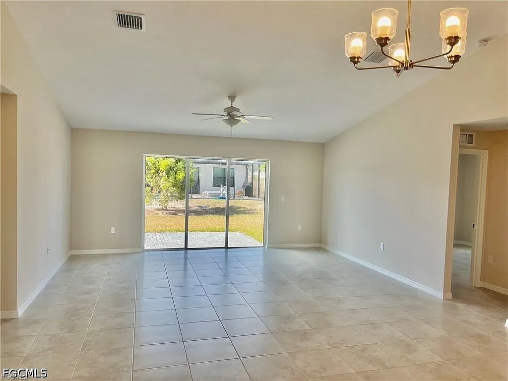 4 bed, 2.0 bath, 1565 sqft, $1,850 — Photo 3