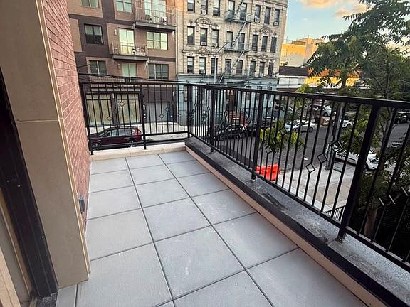 4th image of 178 Throop Avenue