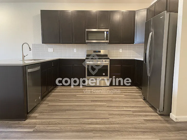 161 Ambrose St — Photo 6