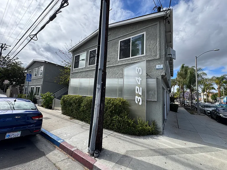 3243 E 10th St #6 — Photo 12