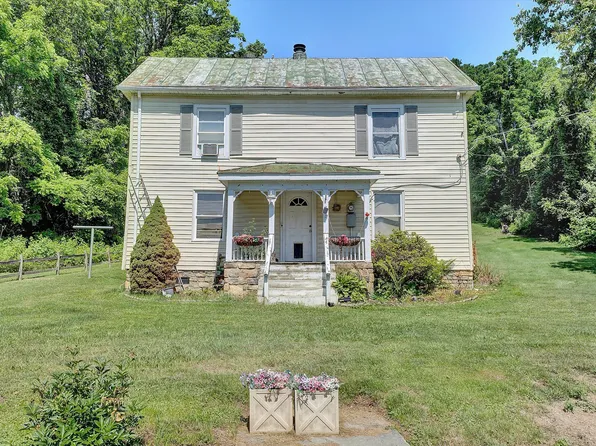 16287 Indian Draft Rd, Williamsville, VA 24487