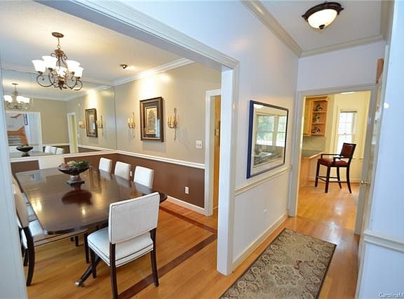 3rd image of 1008 Argyle Ct