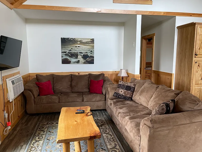 456 Maples Rd — Photo 3