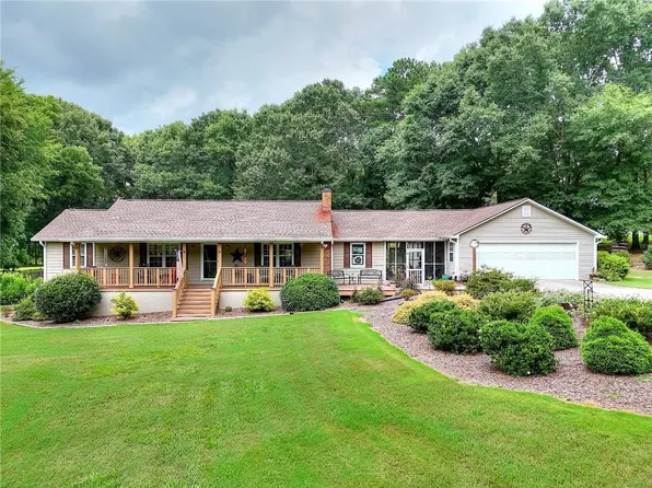 3079 Meadow Trl, Loganville, GA 30052