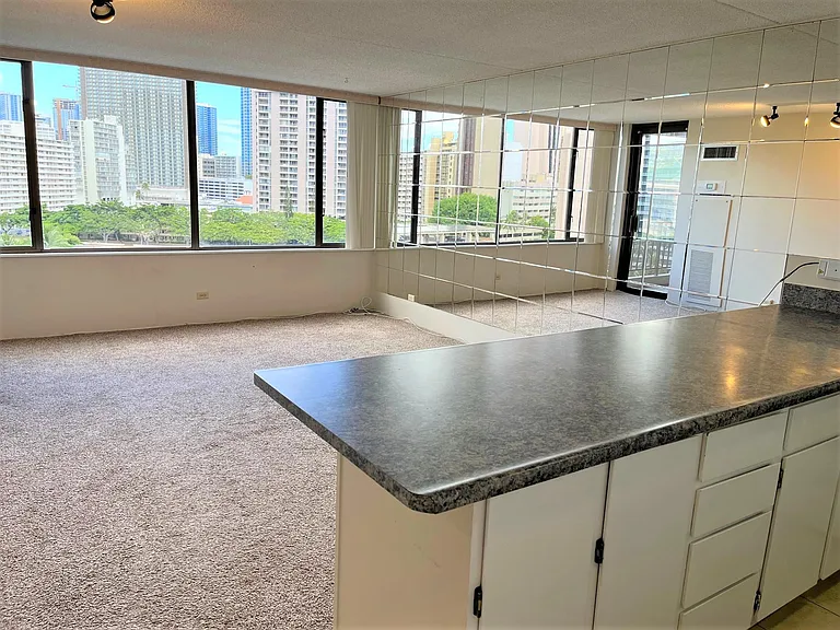 411 Hobron Ln #1012 — Photo 4