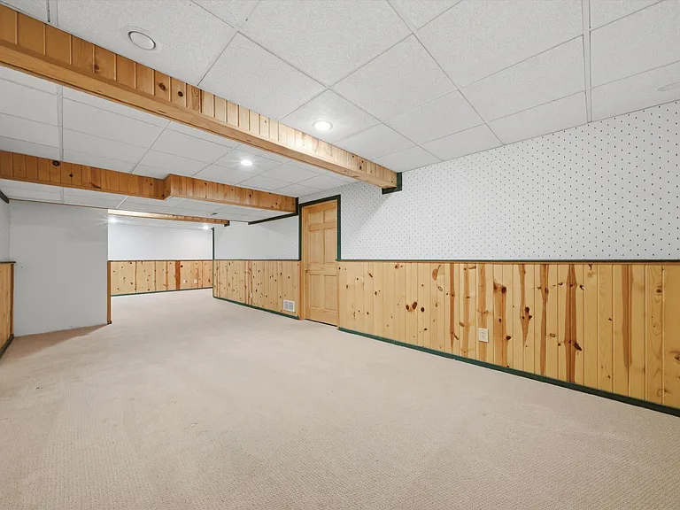 854 Deep Woods Ct — Photo 37