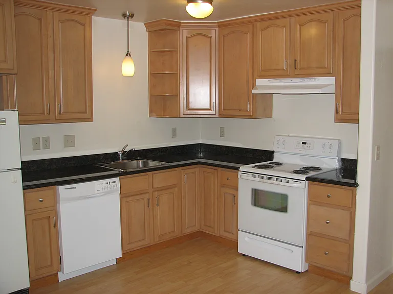 125 Raymond St #8 — Photo 4
