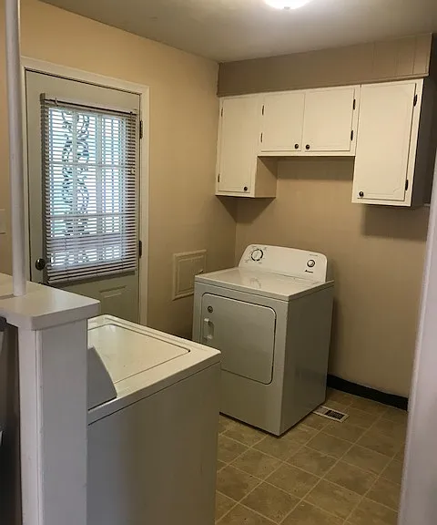1735 Moulin Ave — Photo 12