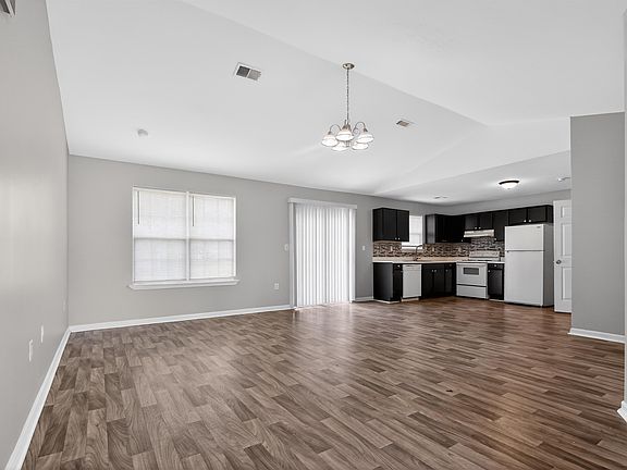 5th image of 607 Basil Ct