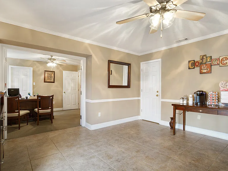 Leasing Office