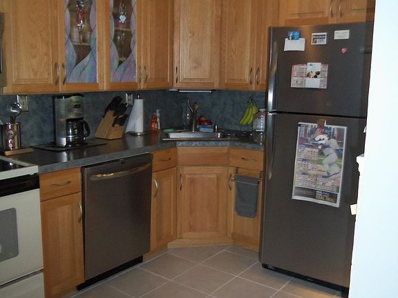 5th image of 473 Thornbury Court #D