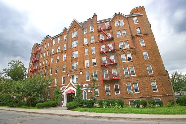 1st image of 83-55 Lefferts Blvd APT 6C