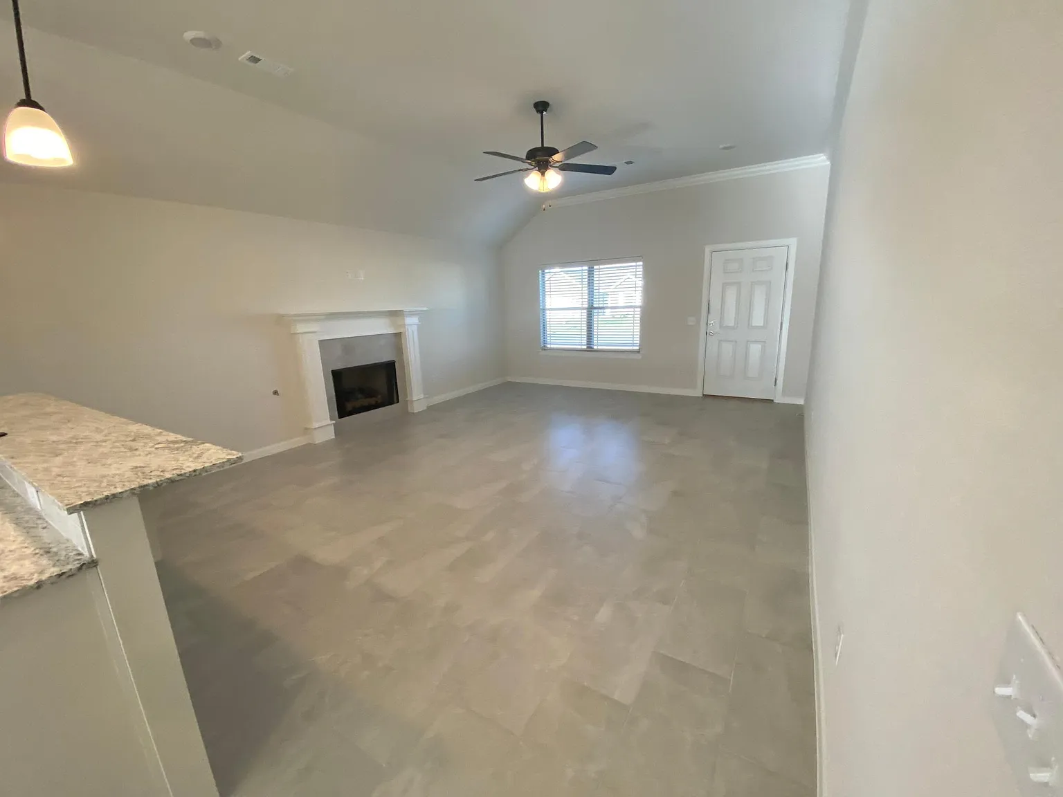 3 bed, 1575 sqft, $2,000 — Photo 3
