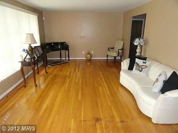 3rd image of 48 Laughton St