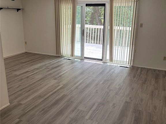 5th image of 531 Hunters Path Rd