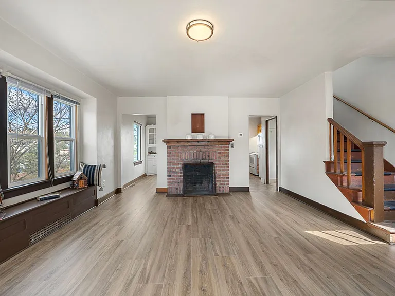 935 NE Maple St — Photo 6