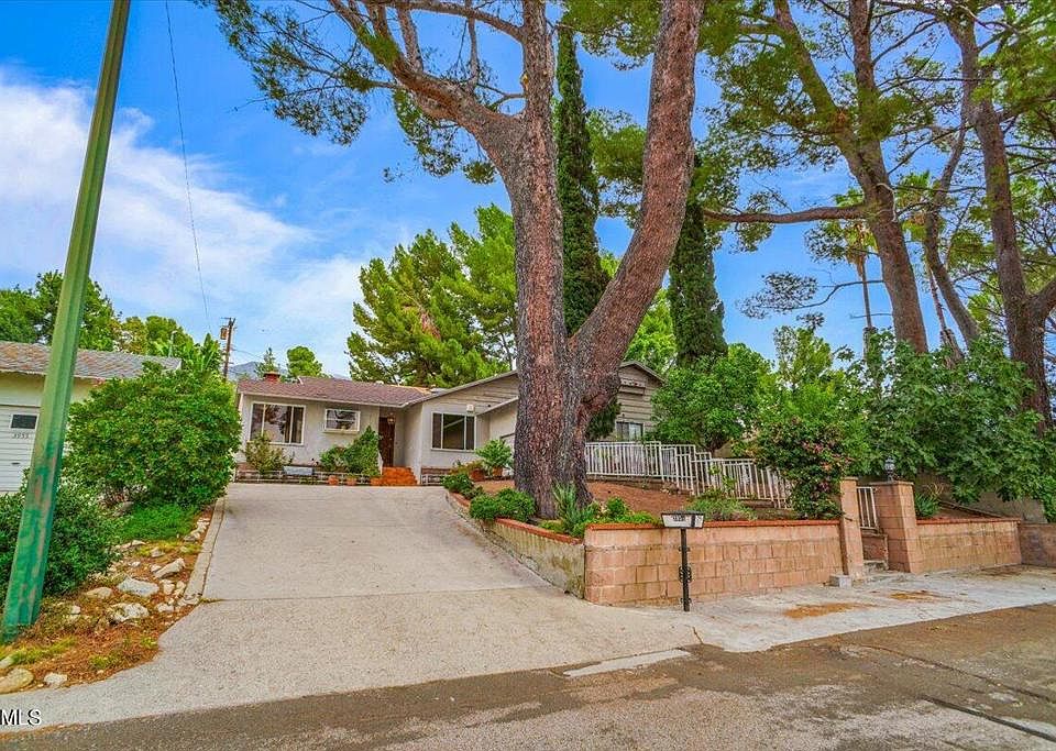 1st image of 3951 Los Olivos Ln