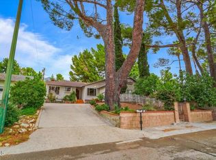 3951 Los Olivos Ln, Glendale, CA 91214