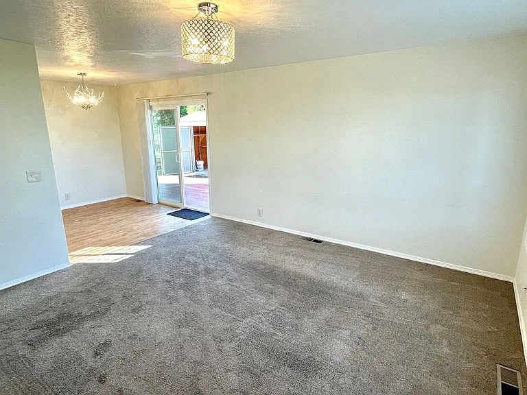 12244 NE Stanton St — Photo 4