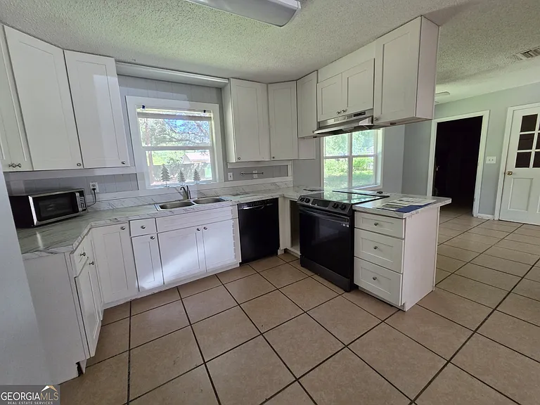 504 Martha Dr — Photo 9