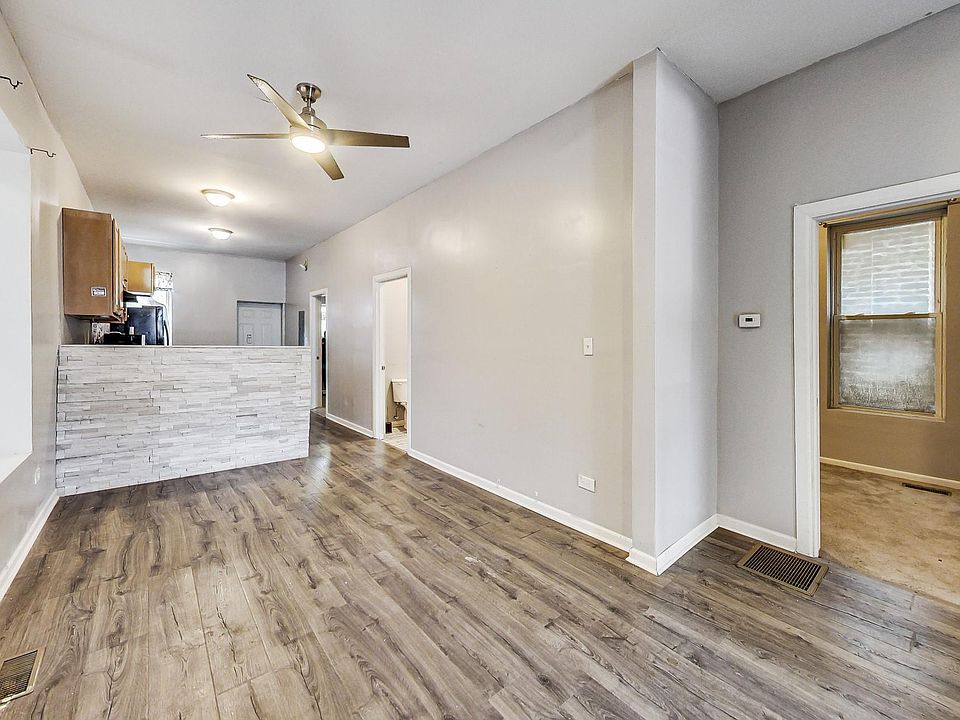 1st image of 268 N California Ave #2