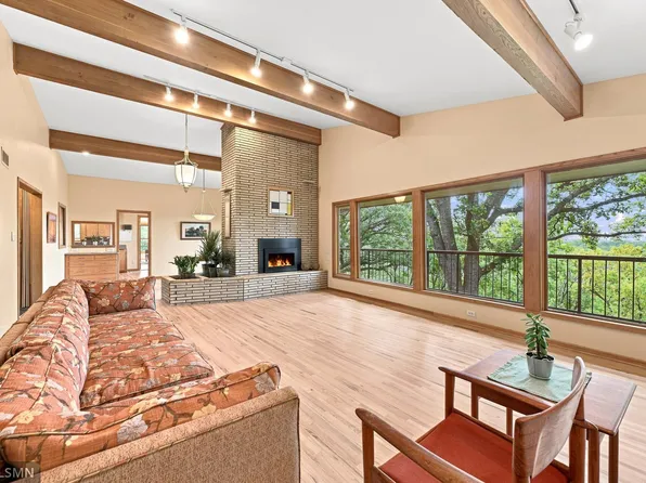44 Miller Crest Ln, Saint Paul, MN 55106