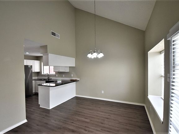 5th image of 3625 San Remo Dr