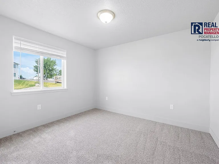 1837 W Quinn Rd — Photo 12