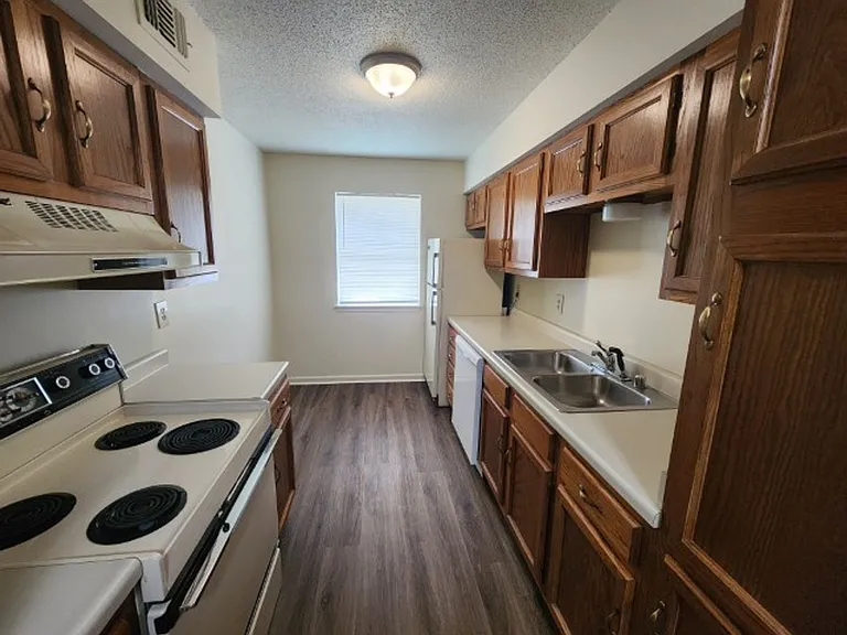 7711 S St #1-6 — Photo 5