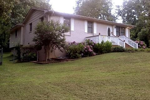 1st image of 1600 Williamsburg Cir SE