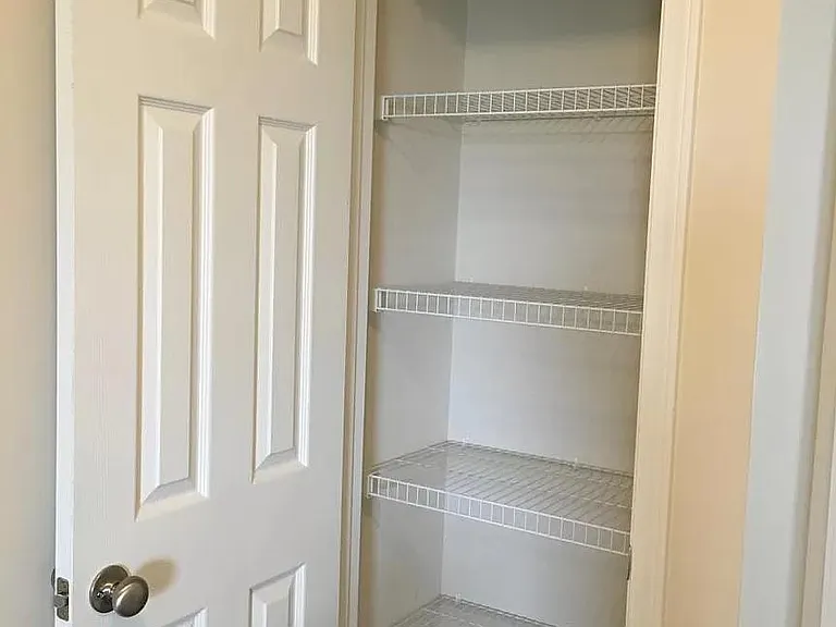 521 Claire Pl #521 — Photo 6