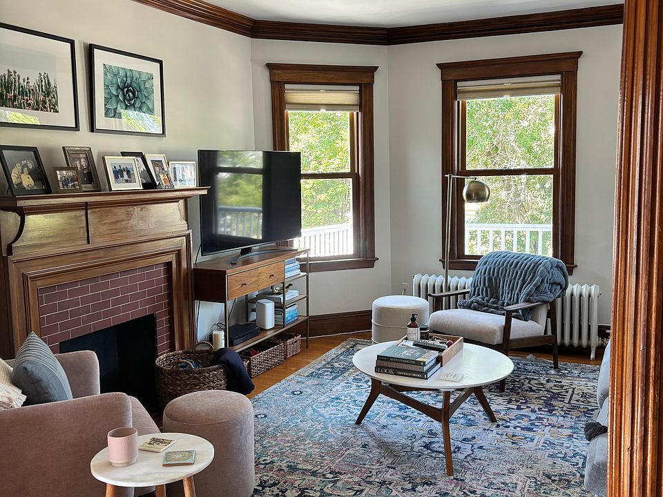 1st image of 147 Manthorne Rd #2