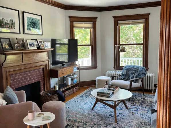 147 Manthorne Rd #2, West Roxbury, MA 02132