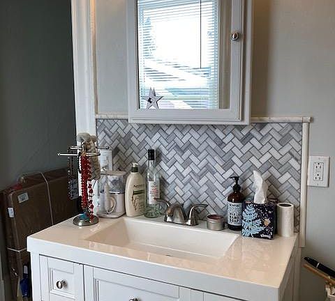 2nd image of 723 N Cushman Ave APT 3