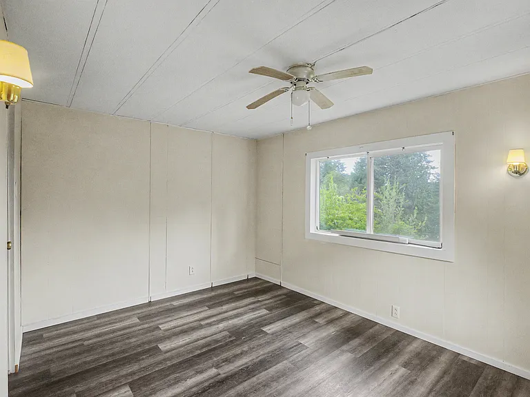 SE Skyhawk Ln — Photo 10