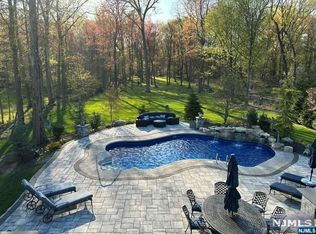 299 Chestnut Ridge Rd, Woodcliff Lake, NJ 07677