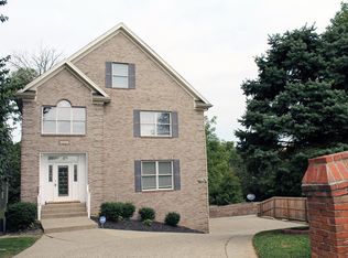 8813 Kings Lynn Ln, Louisville, KY 40220