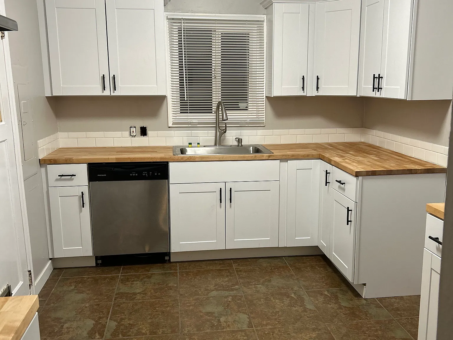 2 bed, 862 sqft, $1,500 — Photo 3