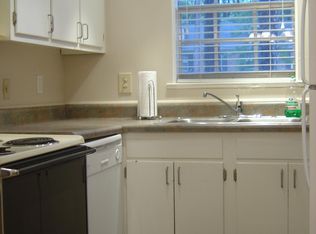 2044 Montreat Cir APT A, Vestavia Hills, AL 35216