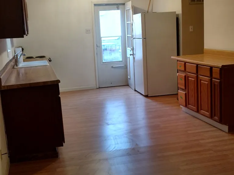 1512 Pleasant St — Photo 4