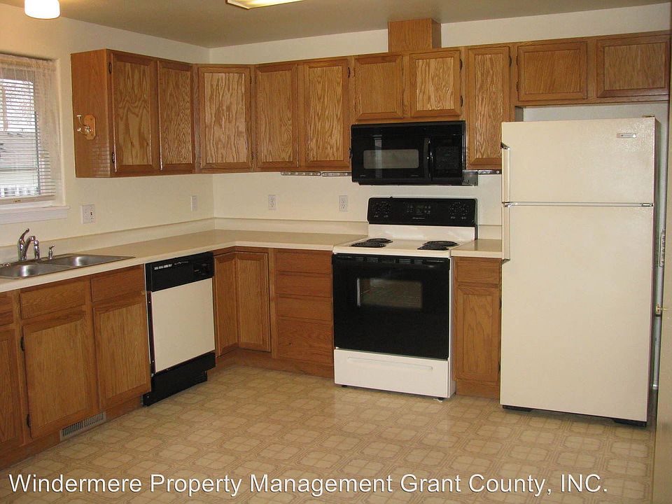 2nd image of 1162 E Grand Dr
