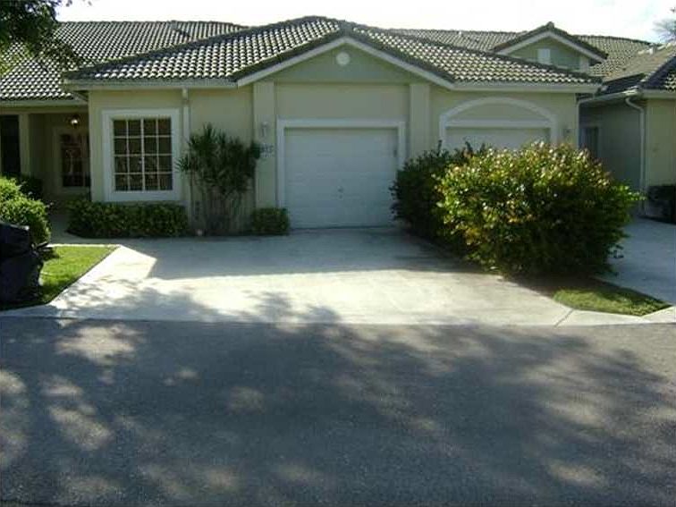 1st image of 1092 SW 42nd Ave