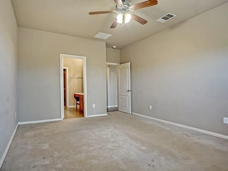 4561 Grassy Glen Dr — Photo 2