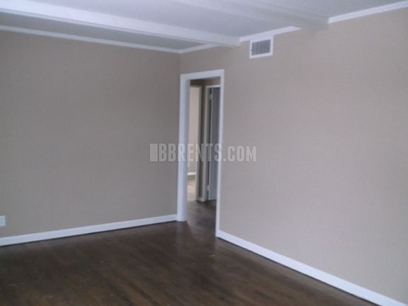 5th image of 631 Blackburn Ave