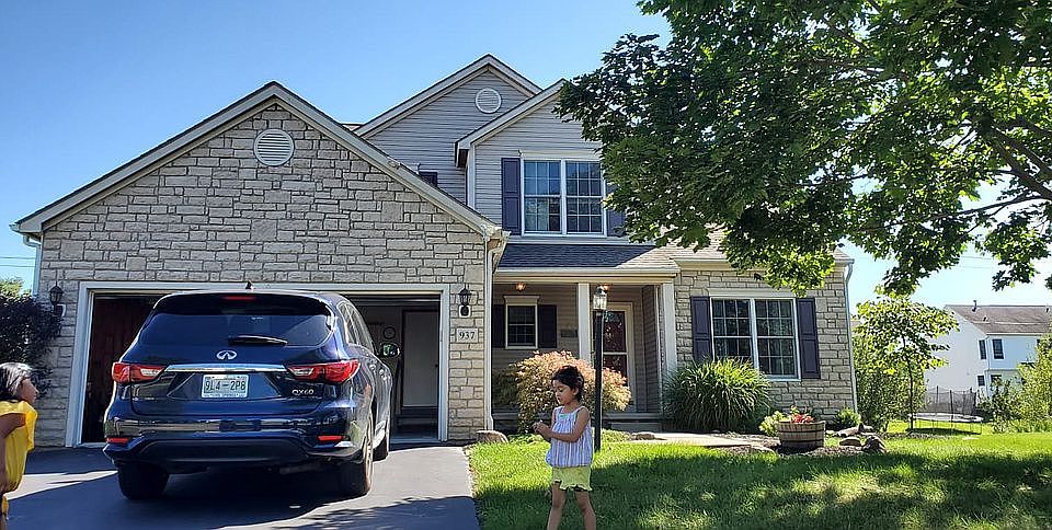 1st image of 937 Gray Dr
