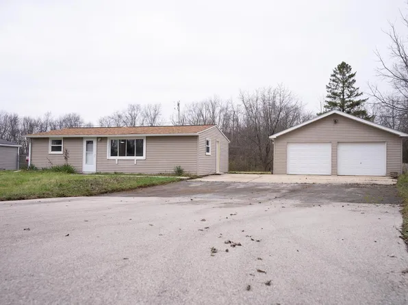 10240 Root River DRIVE, Caledonia, WI 53108
